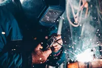 製造業の作業風景イメージ